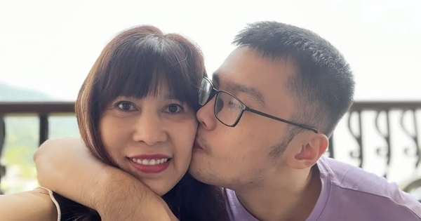 Để có một chàng trai 25 tuổi tự kỷ ngoan ngoãn và vô cùng TÀI NĂNG không thể thiếu một người là MẸ