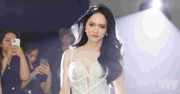 Hương Giang lần đầu mặc váy cưới