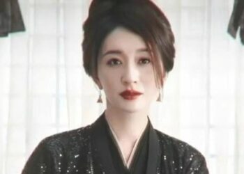 Lạ đời mỹ nhân Cbiz càng có tuổi càng đẹp, ăn cay thức khuya mà da dẻ vẫn căng mướt