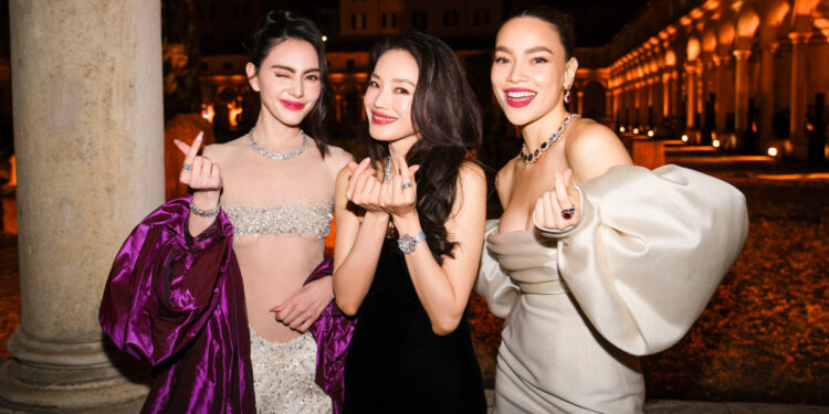 Hồ Ngọc Hà, Mai Davika, Thư Kỳ nhân ba visual tại sự kiện ra mắt BST Bvlgari Aeterna