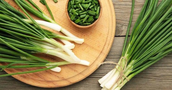 Cách đơn giản để bảo quản hành lá
