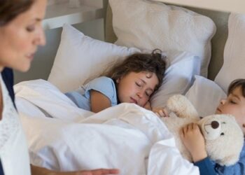 Muốn cải thiện giấc ngủ của trẻ, bố mẹ không nên bỏ qua 6 loại thực phẩm này