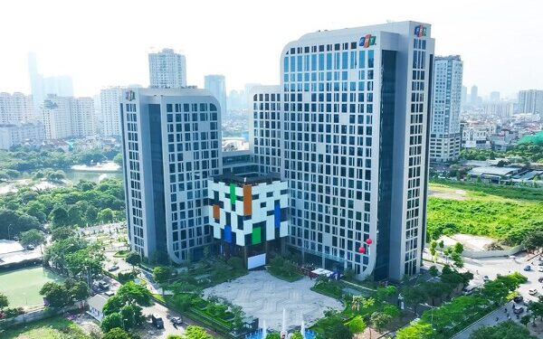 FPT lãi ròng gần 2.500 tỷ 4 tháng
