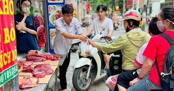 Hà Nội đắt đỏ, người lao động chắt bóp từng đồng vẫn ‘thiếu trước, hụt sau’