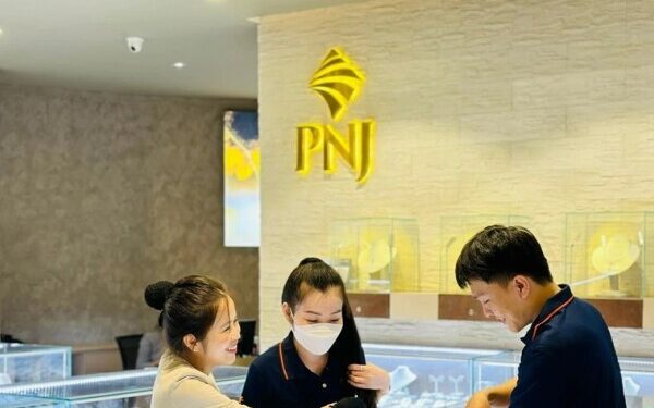 Vàng tăng nóng, lợi nhuận PNJ tăng vọt trong tháng 4