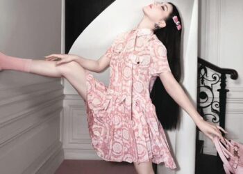 Triệu Lộ Tư lại có thêm 1 dáng pose xấu kinh điển khiến người xem thấy mà bực