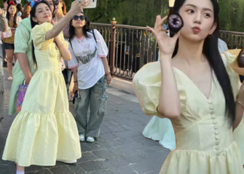 Cô gái được ví như công chúa Disneyland Thượng Hải hóa ra là “tiểu hoa” đang hot xứ Trung