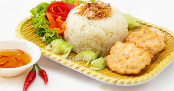 Xôi chả mực Hạ Long là đặc sản ăn 1 lần sẽ nhớ mãi