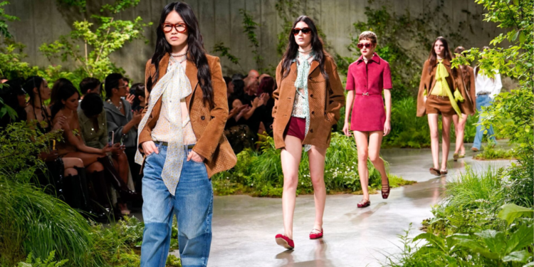 BST Gucci Cruise 2025: Bức thư tình của nhà mốt Ý gửi đến London