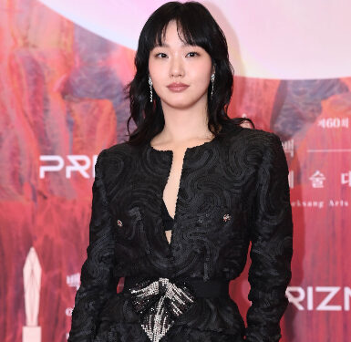 Thảm đỏ lễ trao giải Baeksang 2024: Sự lên ngôi của vẻ đẹp thanh lịch cổ điển