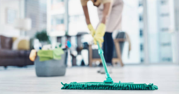 Mẹo lau sàn bị dính dầu mỡ