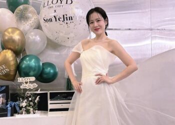 2 năm rồi, dân tình mới lại thấy Son Ye Jin mặc “váy cưới”, visual xinh trẻ nhìn là muốn “thả tim”