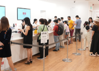Cùng nhà Xoài, nhà Đậu mua sắm tại Tuần Lễ Cảm Ơn của UNIQLO