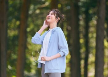 Khám phá mẫu áo chống nắng “quốc dân”, chị em mua rồi không bao giờ hối hận