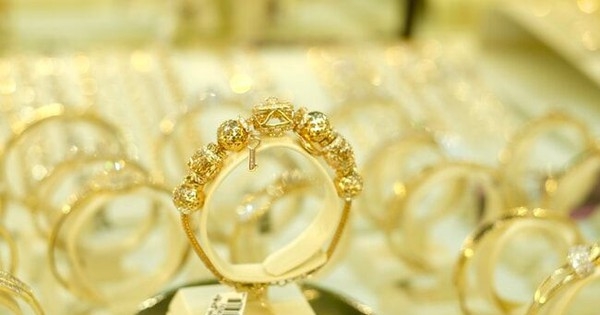 Giá vàng hôm nay 12/5: Trụ vững trên ngưỡng cao