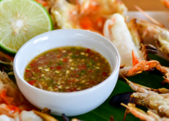 4 công thức nước chấm hải sản với rau mùi cực kỳ dễ làm, người vụng đến mấy cũng trổ tài được