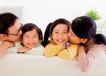 Chiều cao của bạn sẽ là bàn đạp cho chiều cao của con bạn; tầm nhìn của bạn sẽ là cánh cửa tương lai của con bạn: Cha mẹ không làm gương, con đừng mong ưu tú!