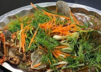 Đổi mới thực đơn cho cả nhà bằng món cá hấp xì dầu thanh đạm, dễ làm tại nhà