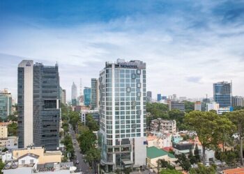 Chủ khách sạn Novotel Saigon Centre báo lãi trăm tỷ