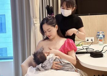 Lịch trình chăm con dày đặc, toàn “những việc không tên” của nữ diễn viên VTV, fan khen “đúng là mẹ siêu nhân”