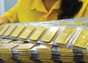 Sau cú “bốc hơi” 4 triệu đồng/lượng, giá vàng SJC bất ngờ đảo chiều tăng vọt