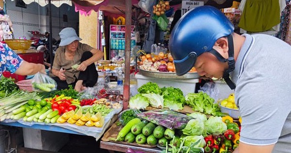 Rau quả bỗng dưng đắt đỏ