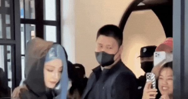 Đỉnh lưu Cbiz lên thẳng hot search với mái tóc xanh lét, visual vô thực được ví đẹp như đồ họa