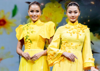 Giải mã ngôn ngữ của các loài hoa trong BST áo dài “Prosperity” của NTK Trần Phương Hoa