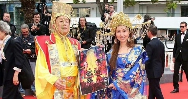 Chiêu mặc hở hang, rẻ tiền để nổi tiếng của sao vô danh trên thảm đỏ Cannes 2024