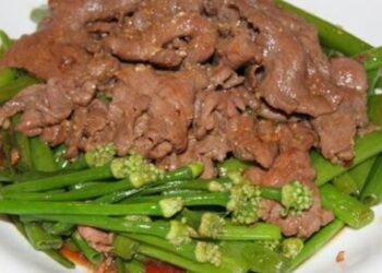 Đổi thực đơn cho cả nhà bằng món đậu bắp xào thịt bò thơm ngon bổ dưỡng