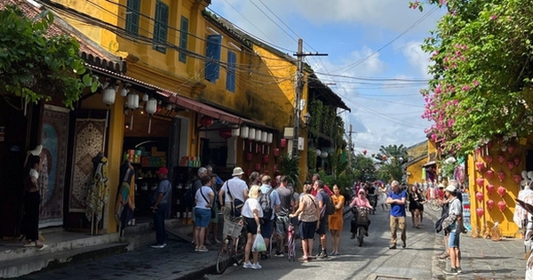 Hội An cho phép hộ dân phố cổ đón khách ăn ở cùng