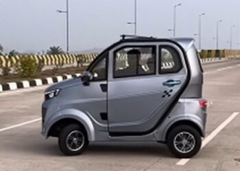 Hãng xe Ấn Độ ra mắt ô tô điện mini 3 chỗ ngồi giá siêu rẻ: Từ 28 triệu đồng