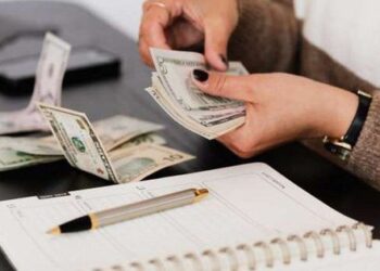 Sếp hỏi: “Tại sao cầm 100k đi mua đồ, hết 65k mà tiền thừa chỉ còn lại 5k?”, ứng viên EQ cao, đáp khéo được nhận vào làm luôn