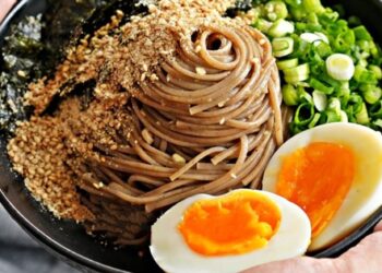 Mì trộn kiểu Hàn ngon miệng làm nhanh cho bữa cơm ngày nắng