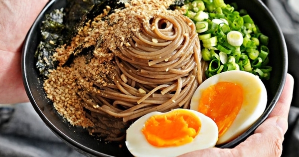 Mì trộn kiểu Hàn ngon miệng làm nhanh cho bữa cơm ngày nắng