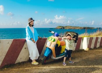 Đi đảo Phú Quý cùng con có được “chill”: Nhiều điểm đẹp chẳng kịp tới, mẹ 9x vẫn chọn đi cùng con vì điều này