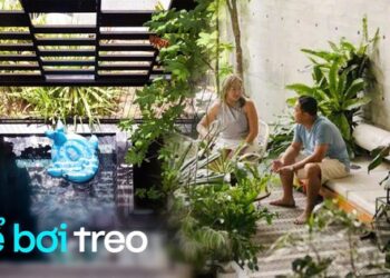 Cặp vợ chồng xây nhà có thiết kế bể bơi treo siêu độc đáo, giành giải thưởng căn nhà của năm