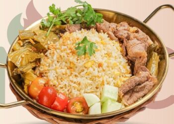 Cách làm món cơm rang dưa bò cho hội người lười