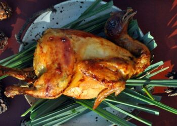 Gà nướng sả thơm ngon cho bữa cơm ngày nghỉ lễ