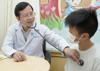Phòng ngừa bệnh hô hấp cho trẻ khi thời tiết thất thường