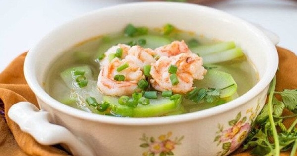 Cách chế biến món canh bầu nấu tôm ngon mát ngày hè