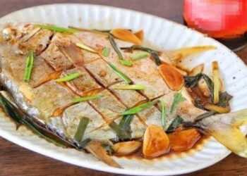 Cách làm cá chim sốt nước tương đơn giản
