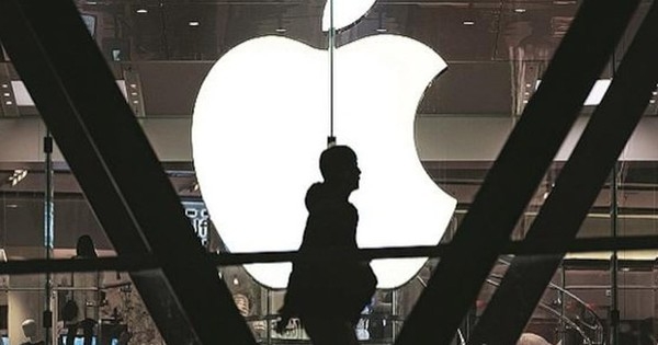 Nhân viên làm việc lâu đời nhất Apple đã tại vị được 48 năm: Được tuyển dụng từ năm 14 tuổi, là thành viên thứ 8 của nhà táo khuyết, từng bị cảnh báo ‘đừng nên chơi với Steve Jobs’