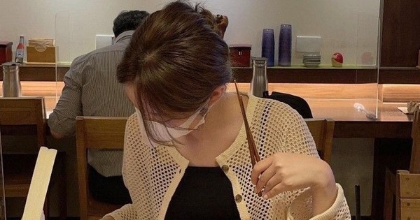 Tố thanh niên chụp lén ở quán cafe mới nổi tại Hà Nội, cô gái choáng nặng với điều diễn ra sau đó