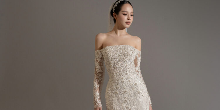 “Cô dâu” Thanh Thủy đầy diễm lệ trong những thiết kế đầm cưới công phu