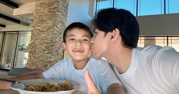 Nhìn Đan Trường đồng hành cùng Thủy Tiên khi con trai ốm, hóa ra: “Hạnh phúc với một đứa trẻ là như thế!”