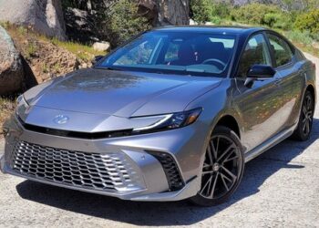 Toyota Camry 2024 chạy thử tại ĐNÁ, dễ ra mắt trong tháng 10, về Việt Nam chỉ là điều sớm muộn