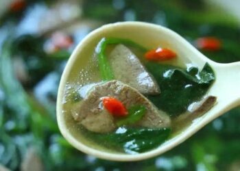 Nếu nhà có trẻ em, đặc biệt là bé gái, phụ nữ và người thiếu máu thì nên nấu món canh này 3 đến 5 lần một tháng, ăn rất tốt!