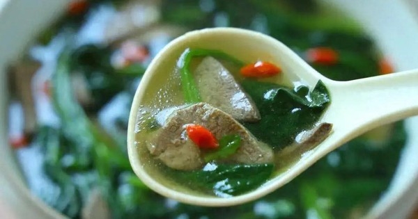 Nếu nhà có trẻ em, đặc biệt là bé gái, phụ nữ và người thiếu máu thì nên nấu món canh này 3 đến 5 lần một tháng, ăn rất tốt!