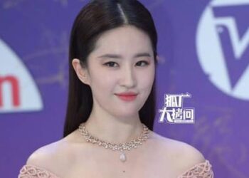Ống kính cam thường bóc trần nhan sắc Lưu Diệc Phi